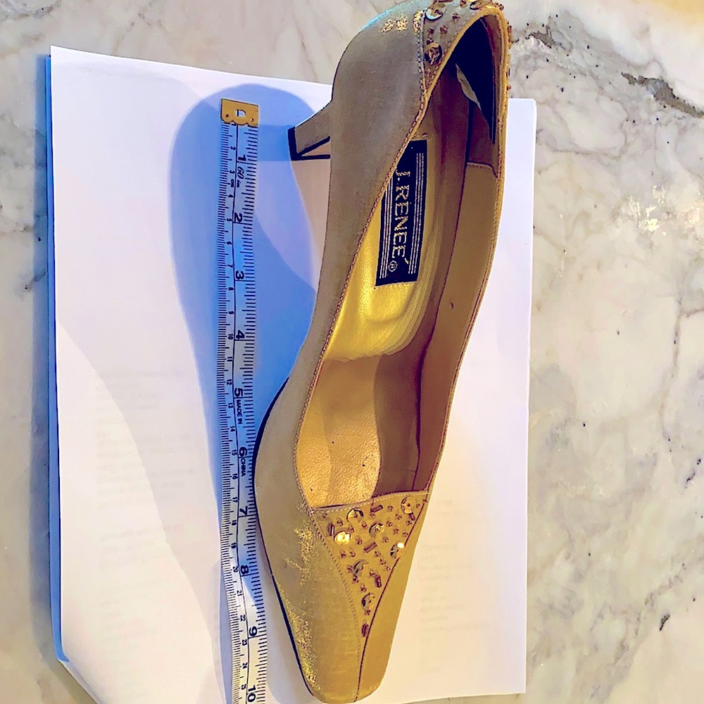 J.Renee Pumps- fabric/Sequin champagne color dressy slightly used pumps